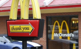 Le drive-in d'un McDonald's, aux Etats-Unis.