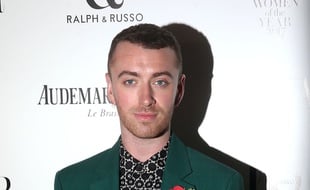 Le chanteur Sam Smith aux Harpers Bazaar Women of the Year Awards
