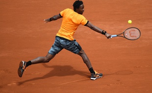 Gaël Monfils sur le court Philippe-Chatrier, dimanche 4 juin 2017.