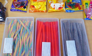 Le chargement était composé de 3.480 boîtes de bonbons et de... 445 kilos de stupéfiants