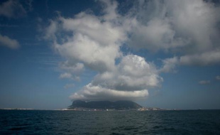 Une vue du rocher de Gibraltar depuis Algérisas