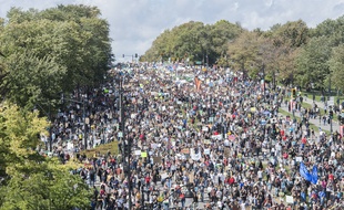 Plus de 500.000 personnes ont participé à la « grève pour le climat » de Montréal aux côtés de Greta Thunberg le 27 septembre 2019, selon les organisateurs.