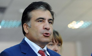 Le président géorgien Mikheïl Saakachvili a reconnu mardi la défaite de son parti aux législatives remportées contre toute attente par le Rêve géorgien, la principale coalition d'opposition du milliardaire Bidzina Ivanichvili.