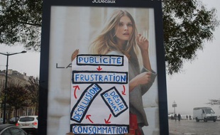 Affiche anti-pub à Bordeaux