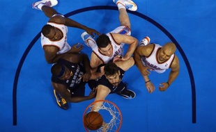 Memphis s'est imposé sur le parquet d'Oklahoma City (99-93) mardi lors du 2e tour des play-offs (ou demi-finales de conférence) de la NBA, alors que New York est revenu à la hauteur d'Indiana à l'issue d'une impressionnante démonstration au Madison Square Garden.