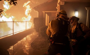 Le Saddleridge fire s'est déclaré près de Sylmar, au nord de Los Angeles, dans la nuit du 10 au 11 octobre 2019.
