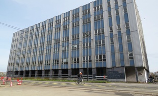Le bâtiment Cap 44 en bord de Loire à Nantes.