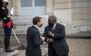 Le président de l'Afrique du Sud, Cyril Ramaphosa, et Emmanuel Macron, à l'Elysée le 17 mai 2021.