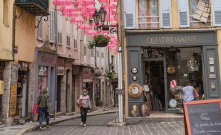 Fin mai, dans le centre-ville de Grasse (Alpes-Maritimes).