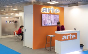 Le stand Arte au MIPCOM de Cannes en 2019.