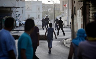 Des centaines de personnes ont manifesté à l'appel de l'opposition chiite qui a décidé d'intensifier les protestations à l'occasion de la tenue contestée du Grand Prix de Formule 1 à Bahreïn.