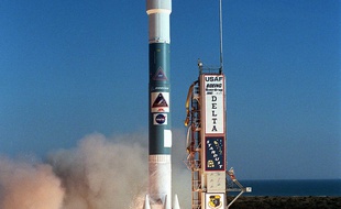 Lancement de la fusée Stardust à Cap Canaveral en Floride le 7 février 1999.