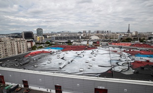 L'étendue de la fresque représente quatre terrains de football