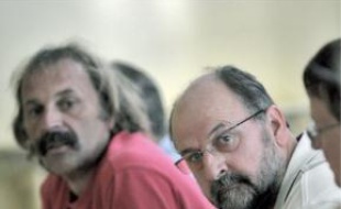 Les syndicalistes Jacky Wagner (CGT)et Bernard Marx (CFDT), hier.