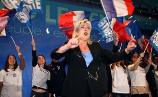 Marine Le Pen, candidate du Front national à l'élection présidentielle, a dénoncé lundi "l'incompétence structurelle du gouvernement" après l'annonce de la révision à la baisse à 0,5% de la prévision de croissance pour 2012