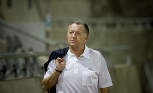 Le président de l'olympique lyonnais, Jean-Michel Aulas, lors d'un match à Tel Aviv en Ligue des champions, le 28 septembre 2010.