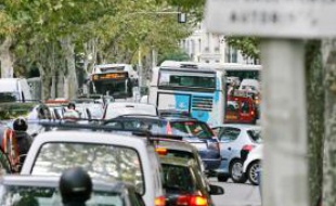 A Nice, les encombrements sont quotidiens à l'heure de la sortie des bureaux.