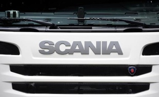 Le logo Scania sur un camion