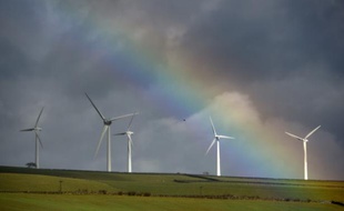 Des efforts sont déjà en cours dans le secteur de l'électricité, où la part du renouvelable devrait atteindre 30% d'ici à 2030, contre 23% actuellement