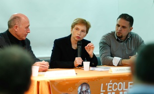 Mourad Benchellali, ancien détenu de la prison de Guantanamo, lors d une conférence de presse avec Laurence Parisot, ancienne présidente du Medef, le 11 mars 2015 à Vénissieux. F. Elsner/ Sipa.