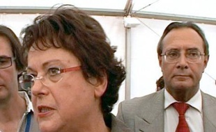 Le maire de Paris Bertrand Delanoë (PS) a décidé de saisir la chambre régionale des comptes d'Ile-de-France pour qu'elle aide la Régie immobilière de la ville de Paris (RIVP) à remettre de l'ordre dans l'occupation des appartements qu'elle possède.