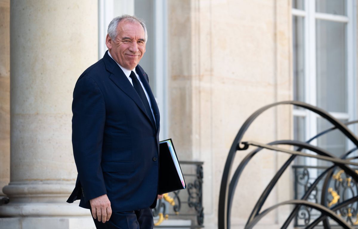 EN DIRECT Vote de confiance : Les oppositions s'apprêtent à mettre fin au bail de Bayrou à Matignon...