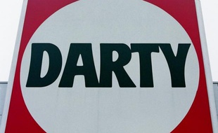 Le groupe de distribution d'électroménager Darty a averti vendredi que ses résultats annuels pourraient ne pas atteindre le bas de la fourchette des prévisions des analystes, une annonce qui entraînait une lourde chute de son titre à la Bourse de Londres.