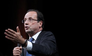 François Hollande, candidat PS à la présidentielle, présentera son programme jeudi prochain, quatre jours après son premier grand meeting organisé dimanche au Bourget, a annoncé vendredi Manuel Valls, son directeur de la communication.