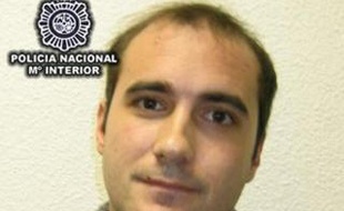 Guy Orsoni, 29 ans, fils de l'ex-dirigeant nationaliste corse, Alain Orsoni, sera jugé en 2014 pour un quadruple meurtre et son père pour menaces de mort, selon l’ordonnance de mise en accusation des deux juges d'instruction chargés de l'enquête, a-t-on appris samedi de source judiciaire.