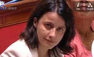 Capture d'écran de France Télévisions montrant Cécile Duflot à l'Assemblée, les larmes aux yeux, le 16 juillet 2013.