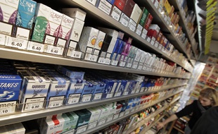 Illustration: des paquets de cigarettes.
