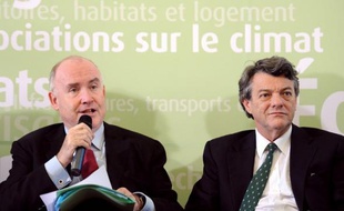 Le secrétaire d'Etat aux Transports sortant, Dominique Bussereau, a estimé lundi que la majorité présidentielle avait "besoin de Jean-Louis Borloo" et jugé "respectable" la décision de l'ex-ministre de l'Ecologie de quitter le gouvernement .