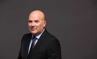 Bruno Bonnell, pdg d'Awabot sera le patron de The Apprentice, à partir du 9 septembre sur M6.