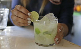 Photo d'illustration d'un cocktail dans un bar.