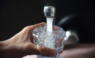 Non, l'eau potable n'est pas dangereusement contaminée par du tritium