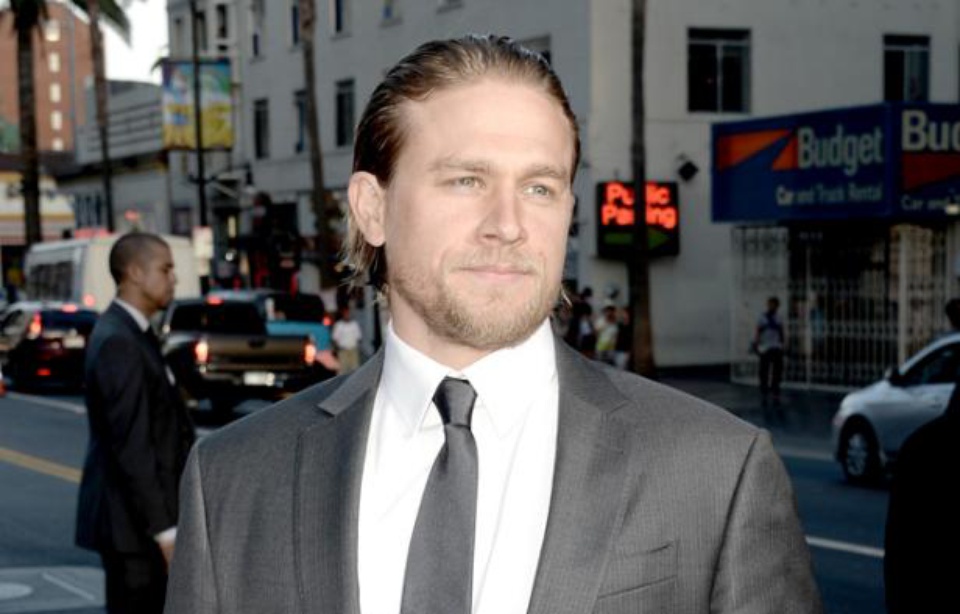 Charlie Hunnam Films Et Programmes Tv «50 nuances de Grey»: Charlie Hunnam se retire du casting