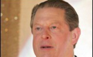L'ancien vice-président américain Al Gore poursuit inlassablement sa croisade de sensibilisation aux dangers du réchauffement climatique avec le film documentaire "Une vérité qui dérange", qui sort sur les écrans mercredi.