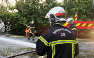 Illustration d'un pompier intervenant sur un incendie.