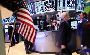 Wall Street a débuté septembre en trombe et atteint des niveaux plus vus depuis fin 2007, voire 2000 pour le Nasdaq, les courtiers se délectant des mesures annoncées par la Banque centrale européenne (BCE) et espérant que son homologue américaine emprunte le même chemin.