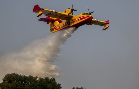 Le feu toujours actif en Charente mais moins intense, les trains perturbés