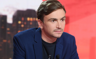 Bertrand Latour, premier présentateur du multiplex Ligue 2 sur la chaîne L'Equipe.