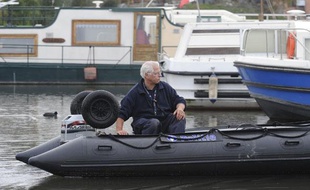 La police belge cherchait le petit Younes Jratlou près du canal d'Armentières le 27 octobre 2009