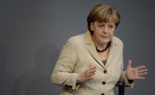 La chancelière allemande Angela Merkel a déclaré samedi croire possible un partenariat stable avec le président français élu François Hollande, dont elle a soutenu l'adversaire Nicolas Sarkozy.