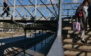 Une gare vide à Athènes lors d'une grève le 3 décembre 2015