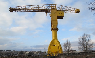 La grue Titan jaune de Nantes, lundi 8 janvier 2017.