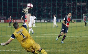 Le Paris SG, sans convaincre contre Caen (4-2), a réagi après le revers honteux en Coupe de la Ligue à Dijon, qui a failli récidiver contre Marseille, vainqueur en se retroussant les manches (3-2), tout comme Montpellier face à Nancy (2-0) samedi lors de la 12e journée de L1.