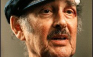 L'année dernière, ce prix d'un montant de 10 millions de couronnes (environ 1,1 million d'euros) avait été attribué au dramaturge britannique Harold Pinter.