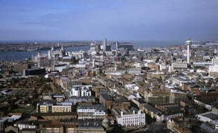 Le centre de Liverpool et l'estuaire de la Mersey.