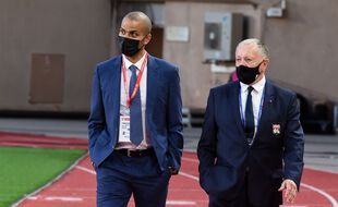 Tony Parker et Jean-Michel Aulas, ici en mai dernier lors du match entre l'AS Monaco et l'OL en Ligue 1.
