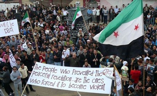 Le régime syrien a intensifié vendredi ses opérations militaires contre les villes rebelles malgré sa promesse de faire réussir la dernière mission de paix, suscitant l'impatience de l'émissaire international Kofi Annan qui a demandé un cessez-le-feu "immédiat".